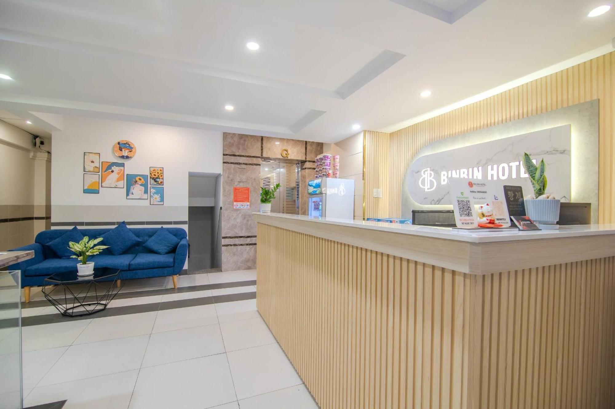 Bin Bin Hotel 5 - Near Lotte Mart D7 Хошимин Екстериор снимка