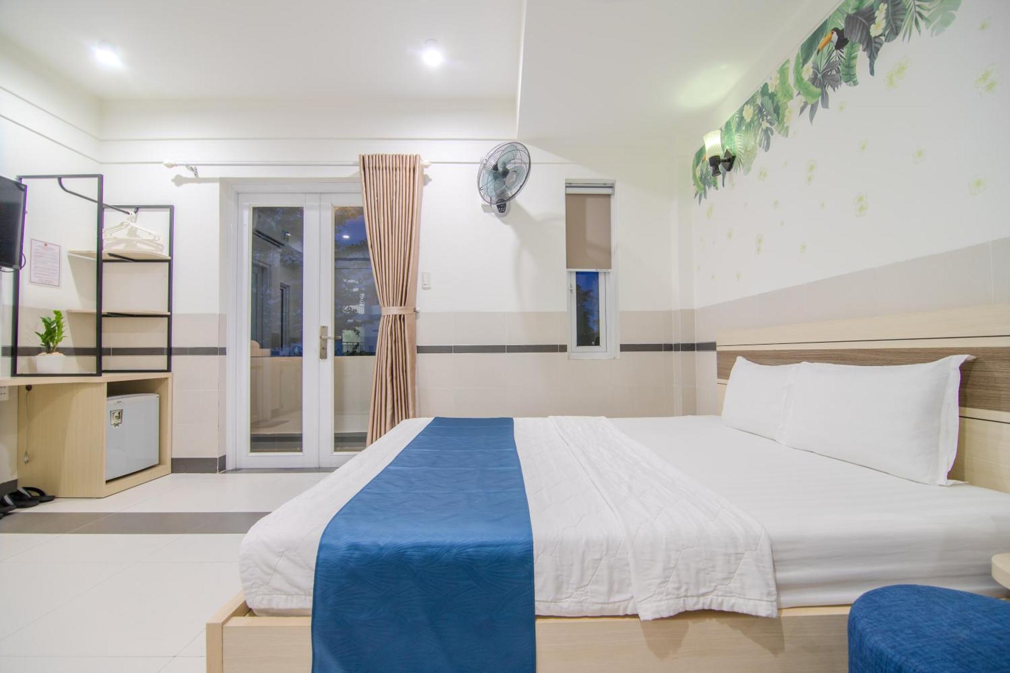 Bin Bin Hotel 5 - Near Lotte Mart D7 Хошимин Екстериор снимка