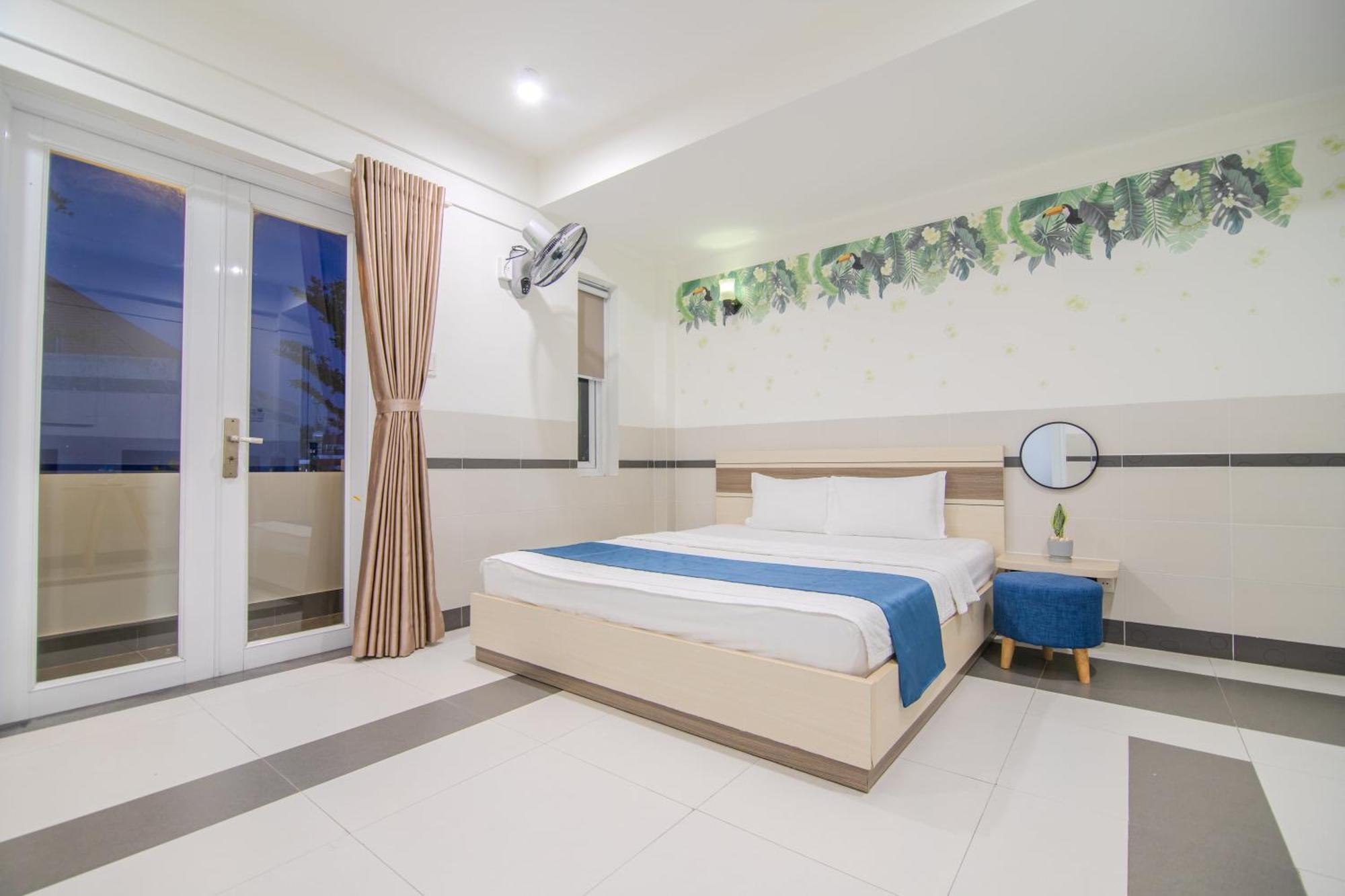 Bin Bin Hotel 5 - Near Lotte Mart D7 Хошимин Екстериор снимка