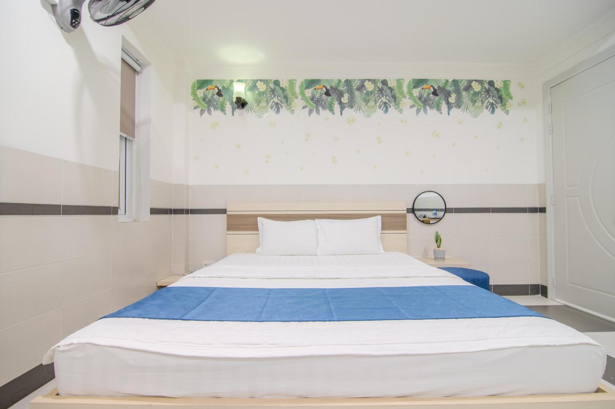 Bin Bin Hotel 5 - Near Lotte Mart D7 Хошимин Екстериор снимка