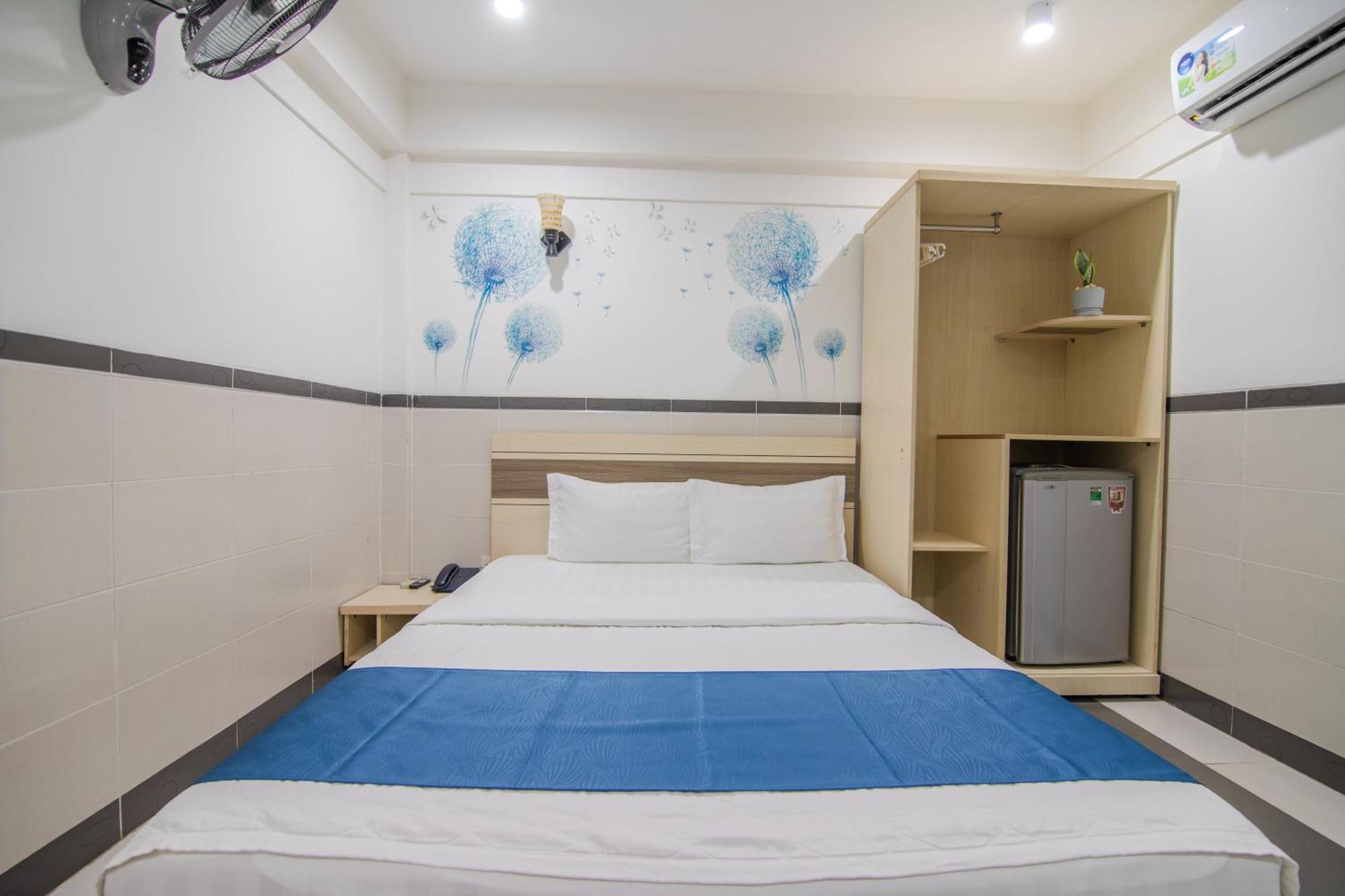 Bin Bin Hotel 5 - Near Lotte Mart D7 Хошимин Екстериор снимка