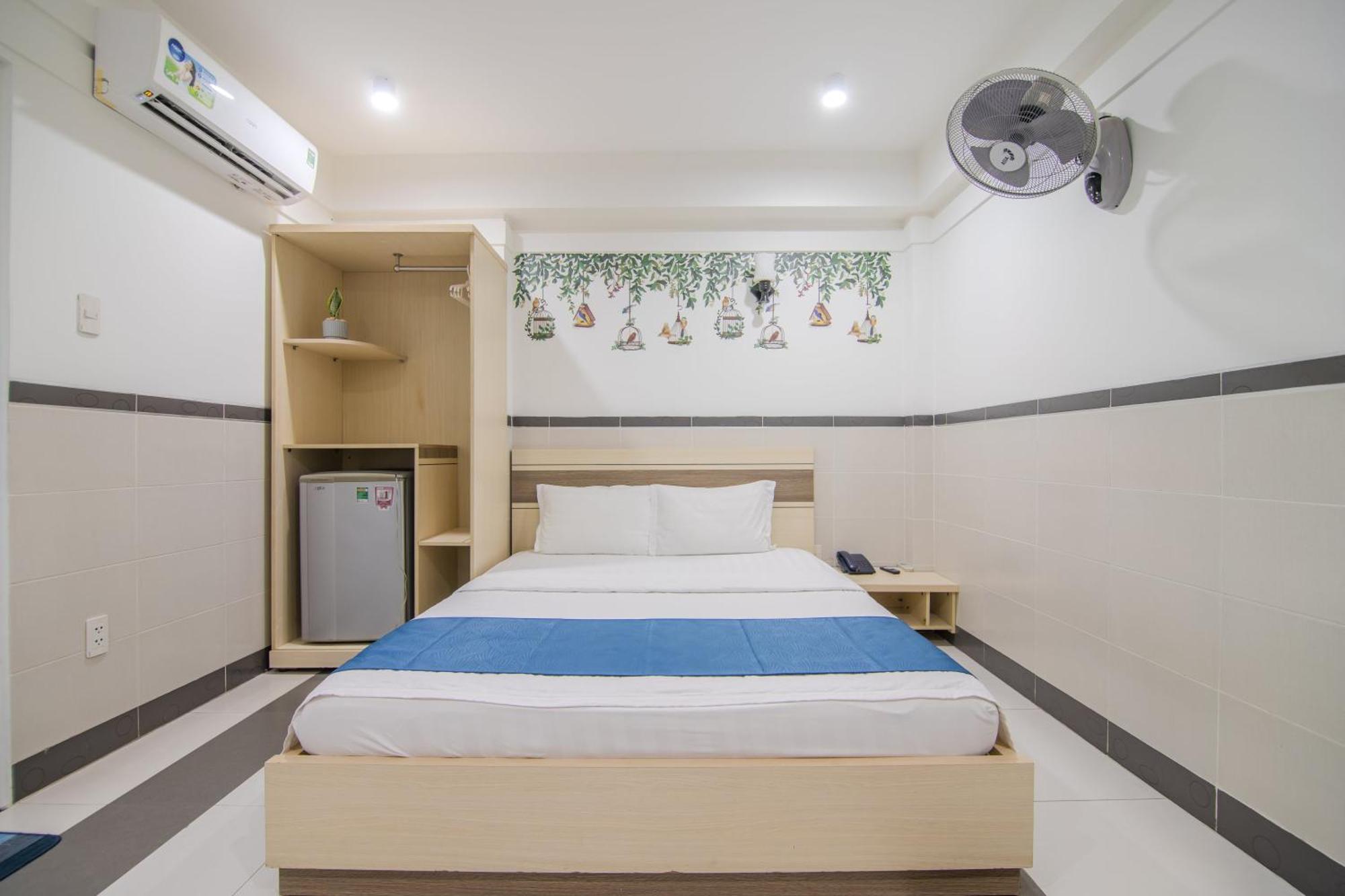 Bin Bin Hotel 5 - Near Lotte Mart D7 Хошимин Екстериор снимка